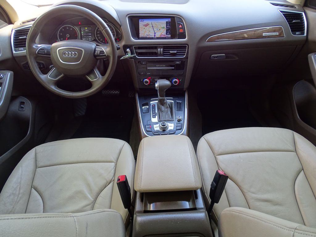 Photo 11 of this AUDI Q5