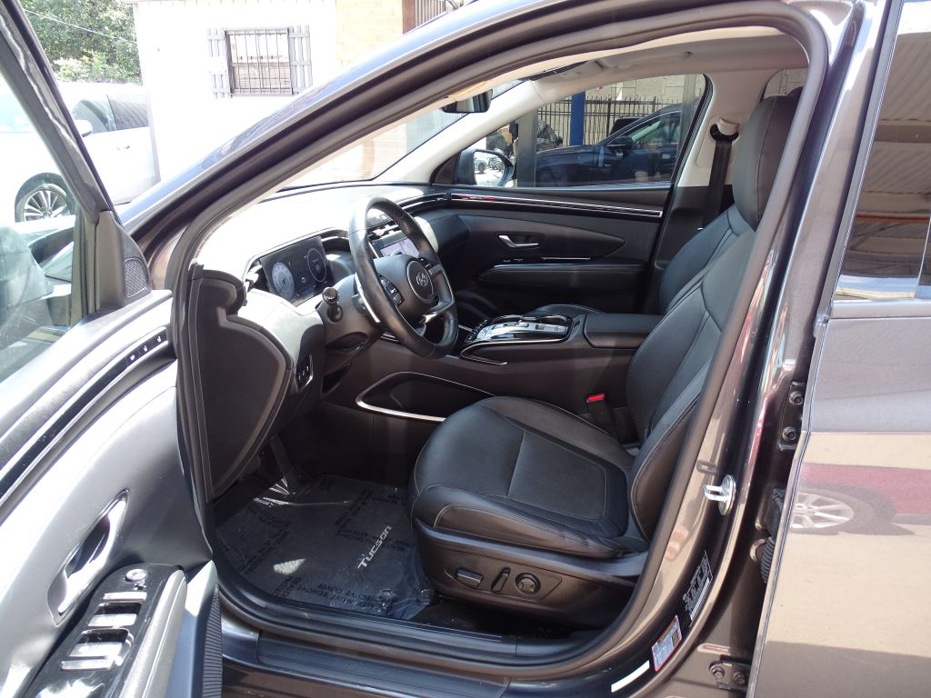 Photo 6 of this HYUNDAI TUCSON