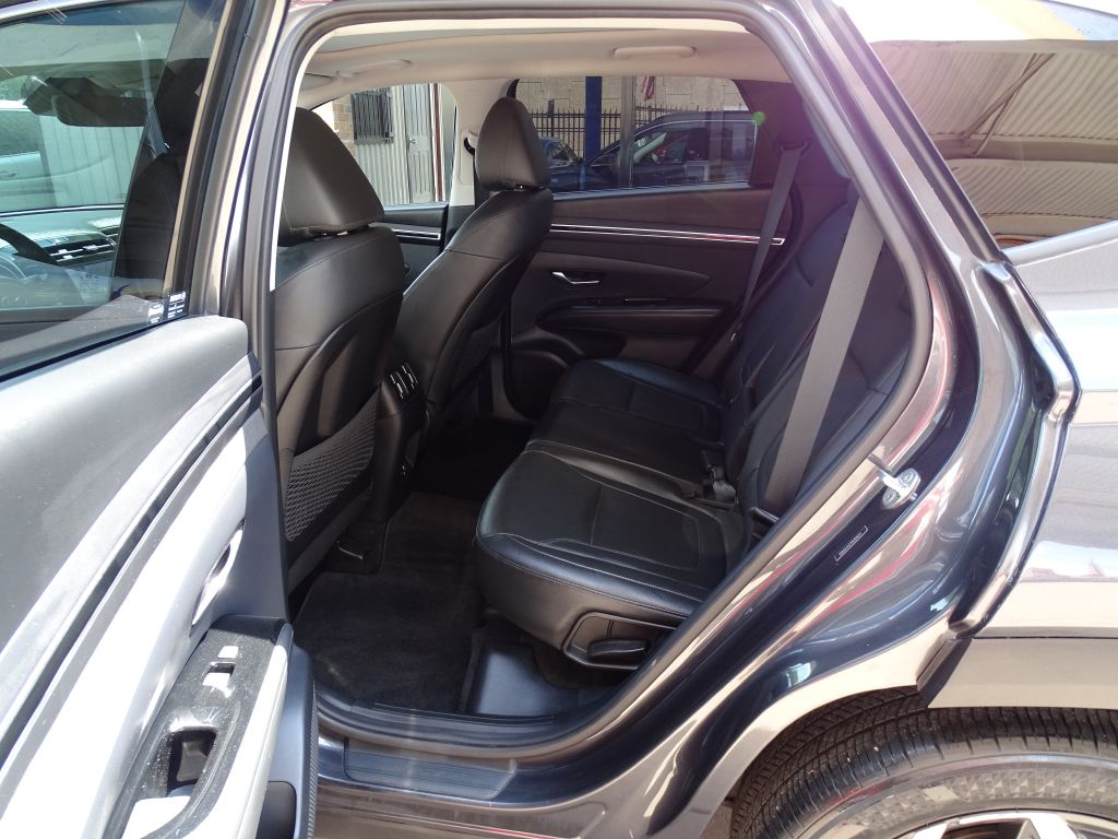 Photo 7 of this HYUNDAI TUCSON