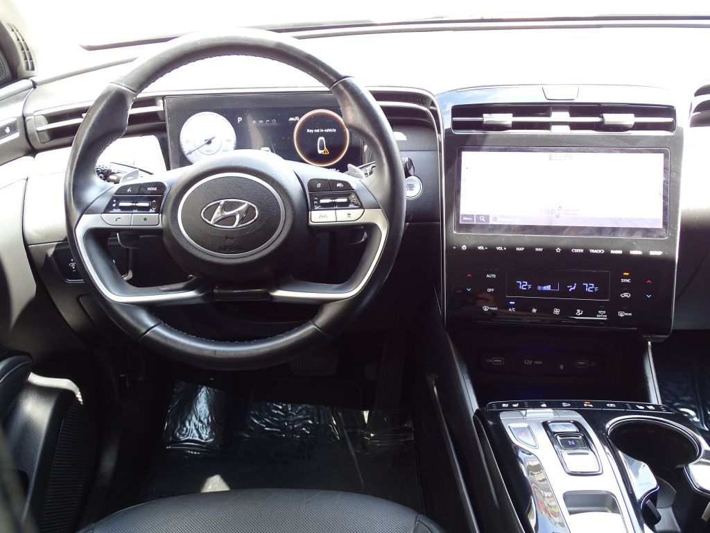 Photo 9 of this HYUNDAI TUCSON