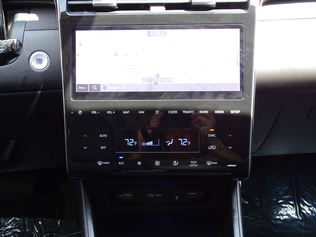Photo 11 of this HYUNDAI TUCSON
