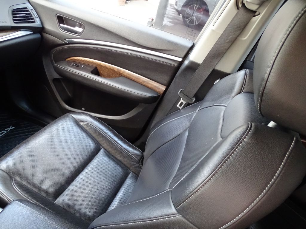 Photo 17 of this ACURA MDX