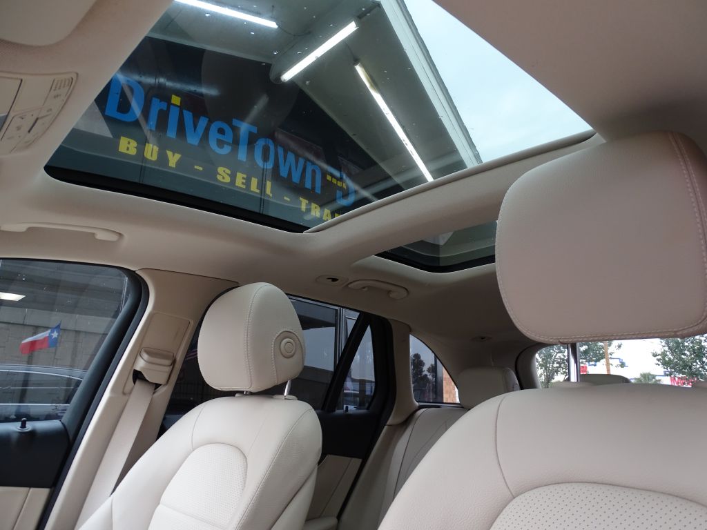 Photo 12 of this MERCEDES-BENZ GLC