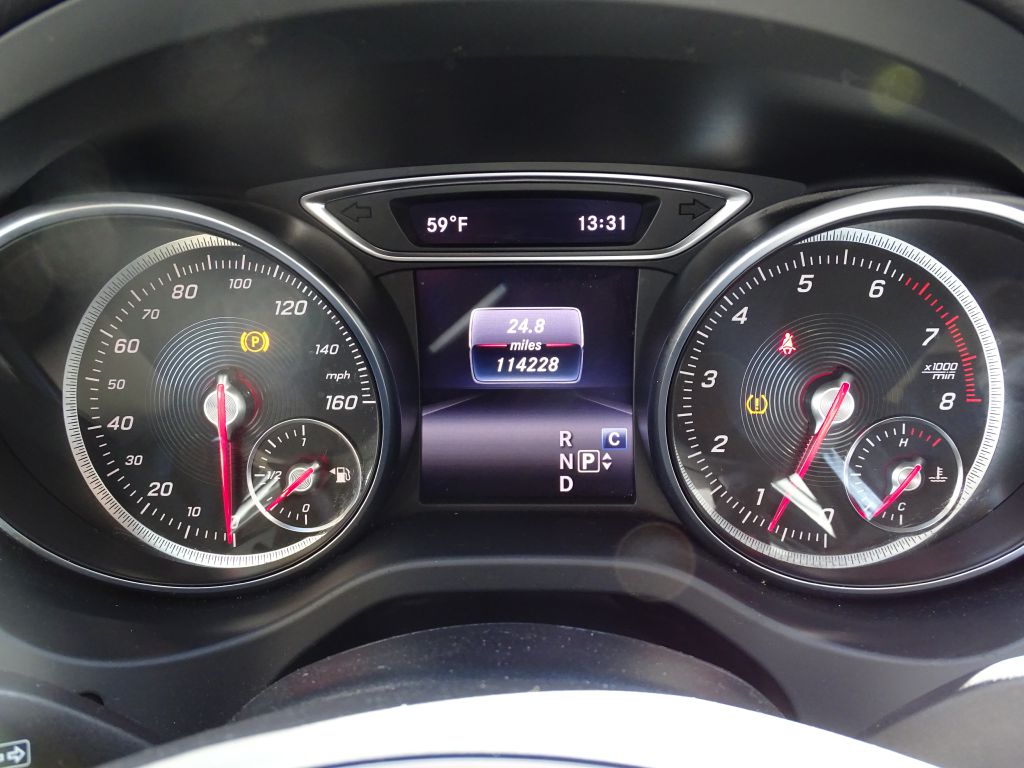 Photo 14 of this MERCEDES-BENZ CLA