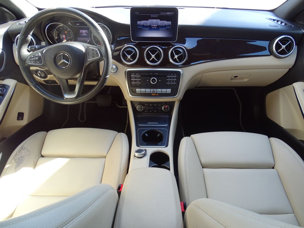 Photo 8 of this MERCEDES-BENZ CLA