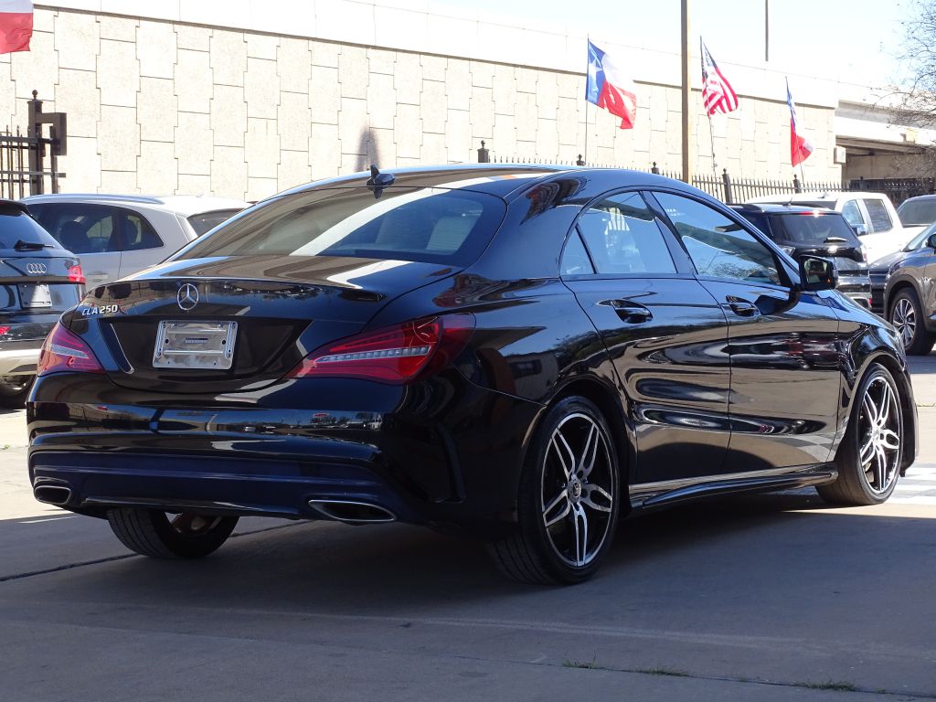 Photo 5 of this MERCEDES-BENZ CLA