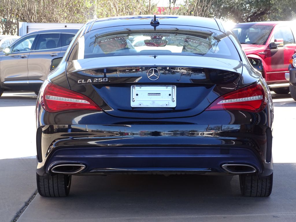 Photo 4 of this MERCEDES-BENZ CLA
