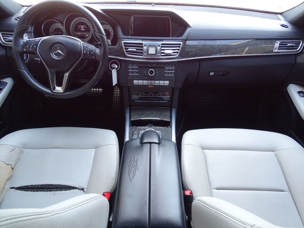 Photo 8 of this MERCEDES-BENZ E-CLASS