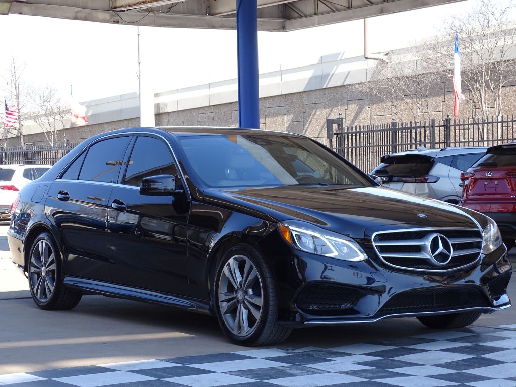 Photo 6 of this MERCEDES-BENZ E-CLASS