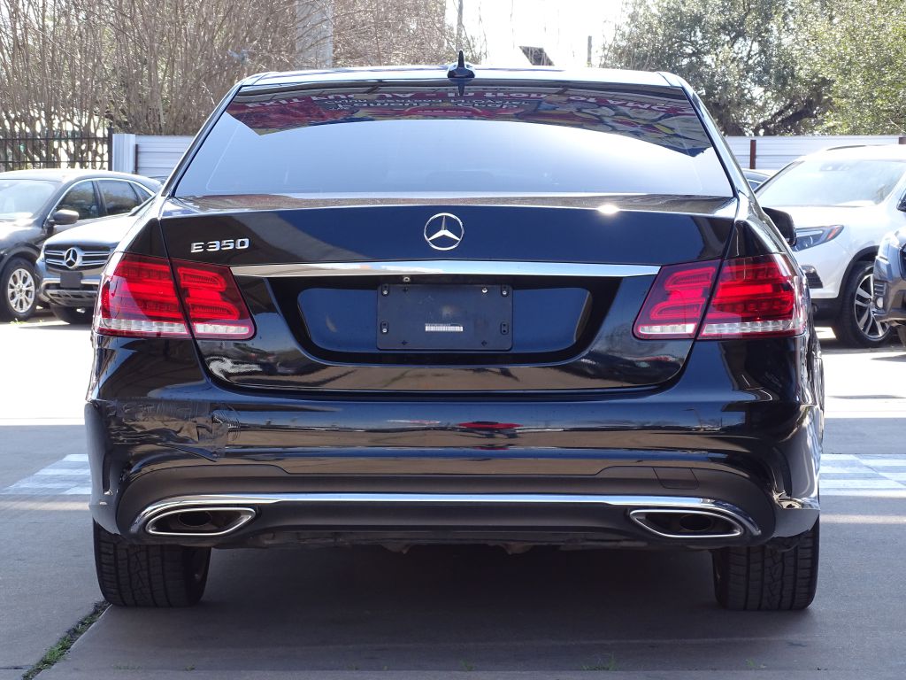 Photo 4 of this MERCEDES-BENZ E-CLASS