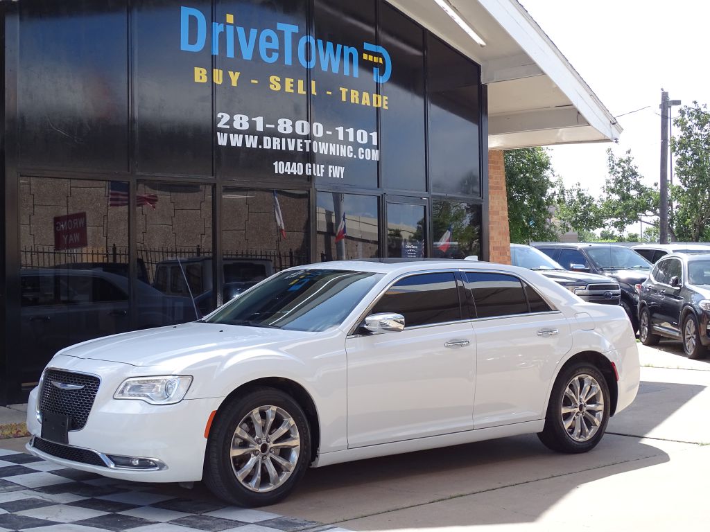2019 CHRYSLER 300