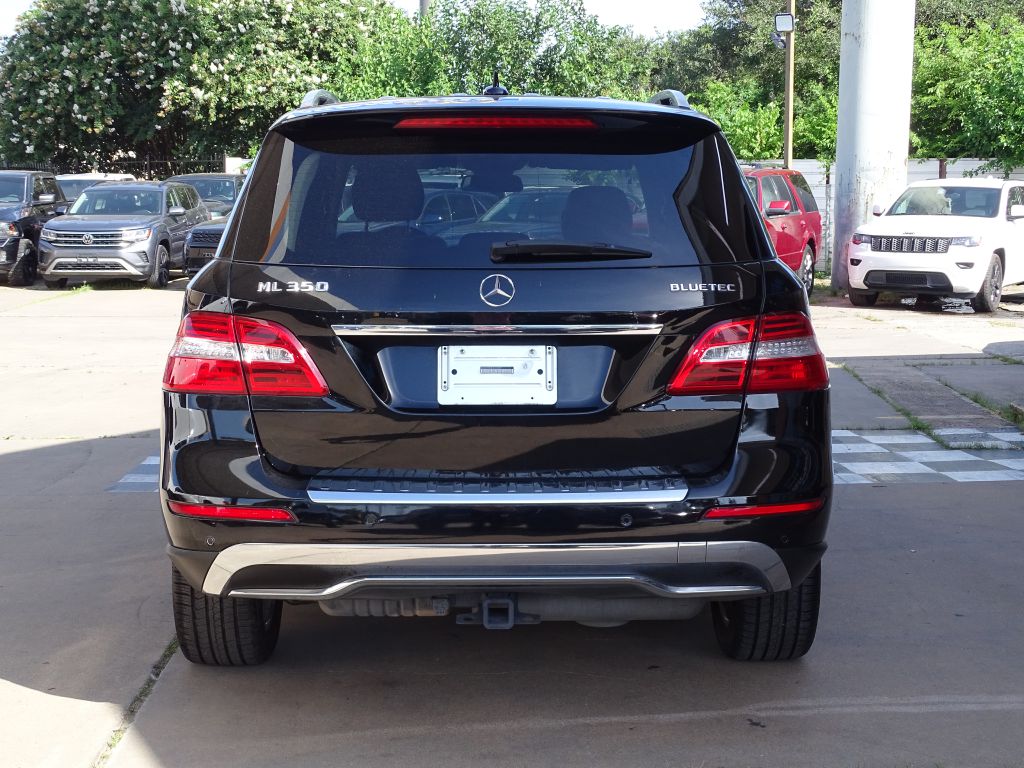 Photo 3 of this MERCEDES-BENZ ML