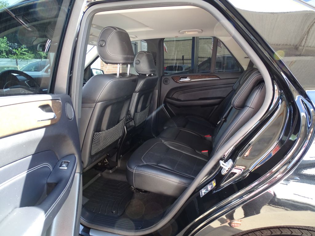 Photo 15 of this MERCEDES-BENZ ML