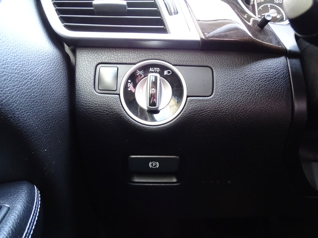 Photo 8 of this MERCEDES-BENZ ML