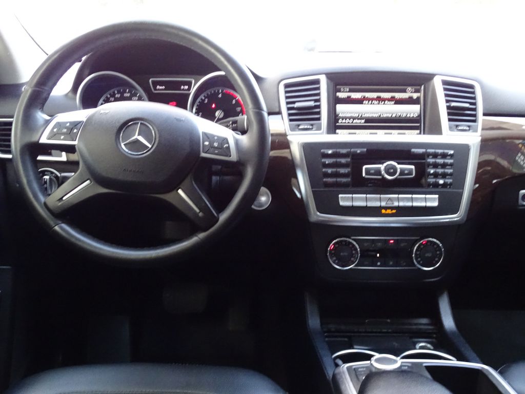Photo 13 of this MERCEDES-BENZ ML
