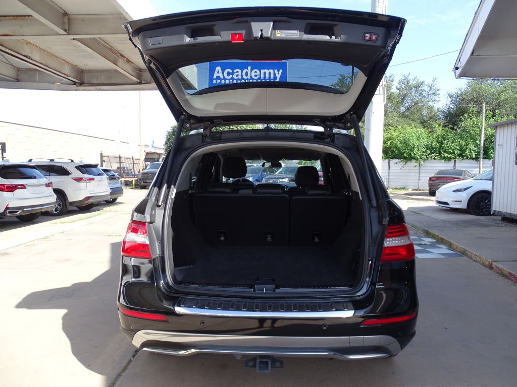 Photo 17 of this MERCEDES-BENZ ML