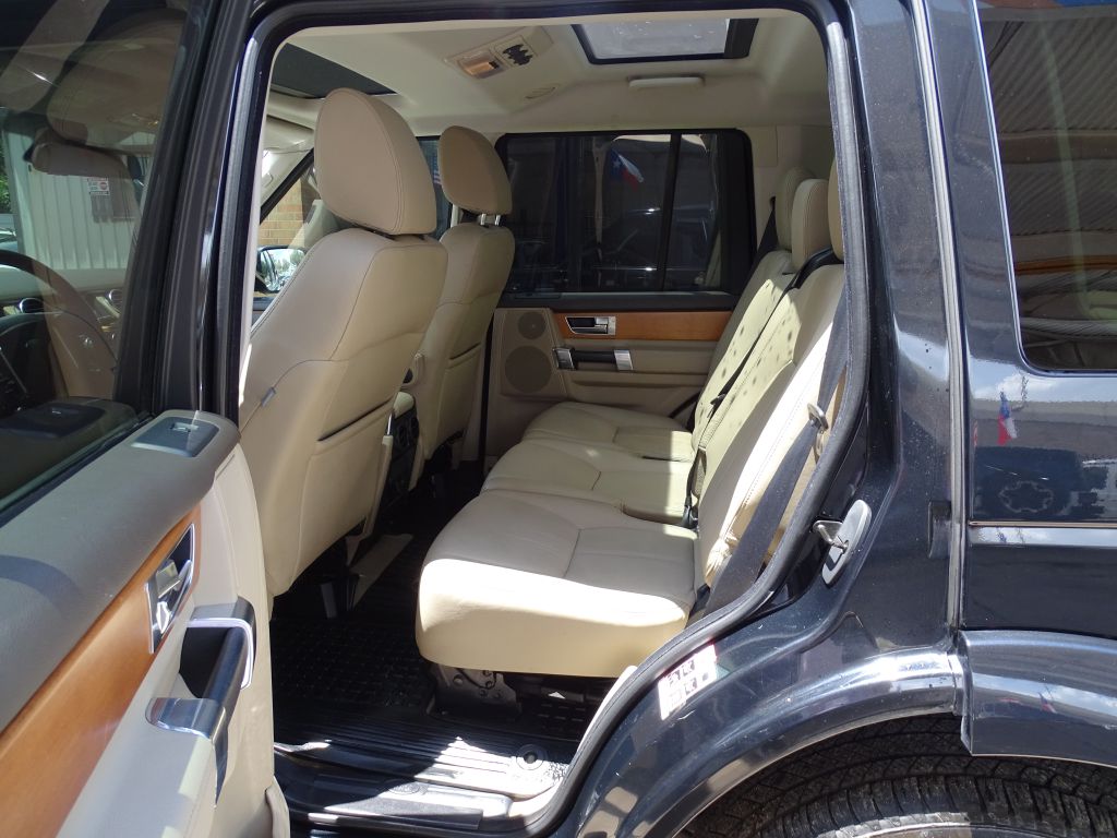 Photo 15 of this LAND ROVER LR4