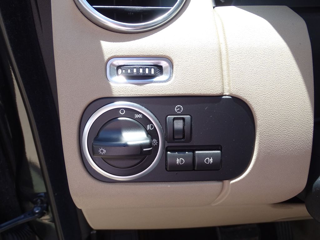Photo 7 of this LAND ROVER LR4