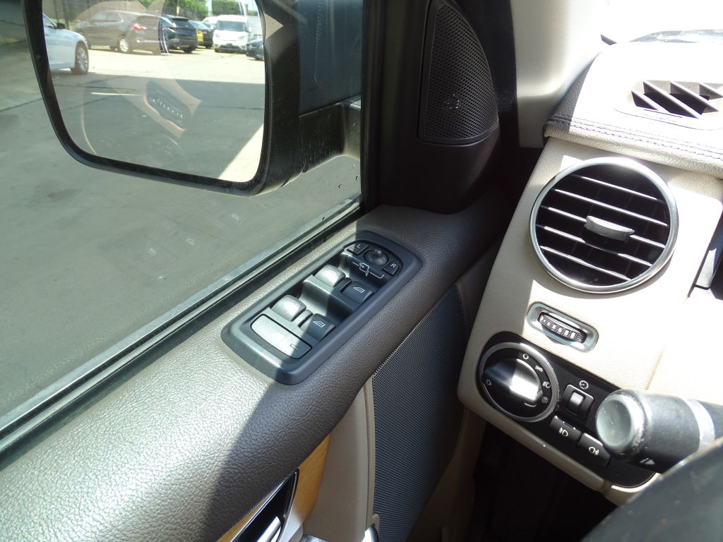Photo 10 of this LAND ROVER LR4
