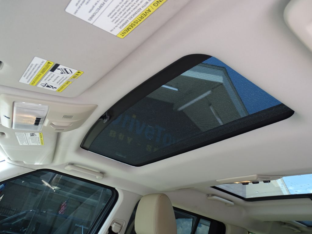 Photo 11 of this LAND ROVER LR4