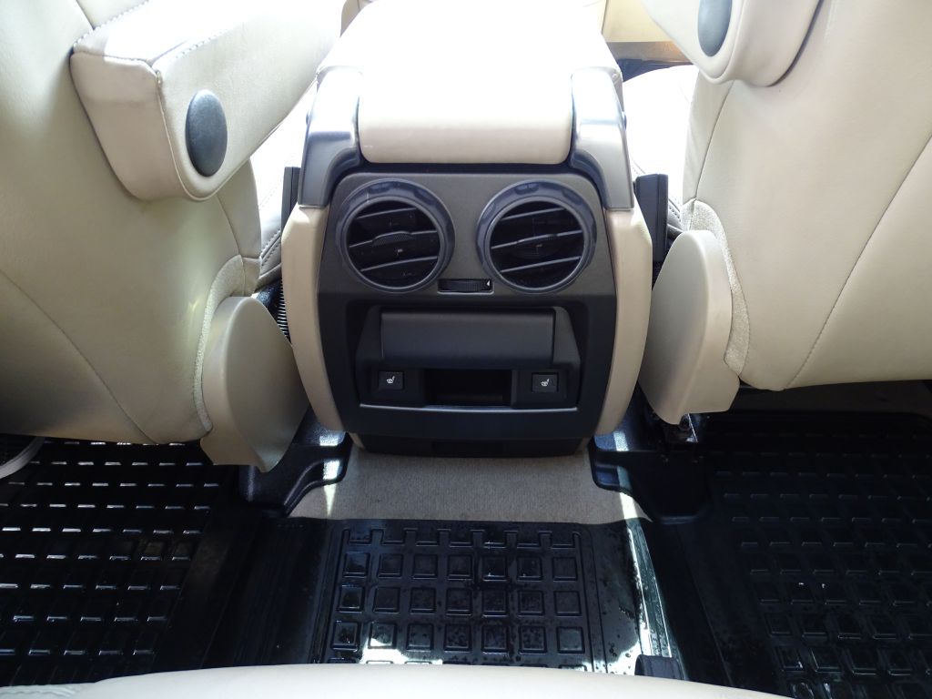 Photo 12 of this LAND ROVER LR4