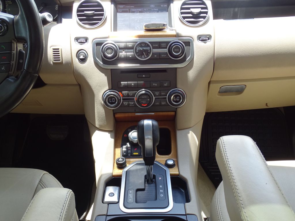 Photo 14 of this LAND ROVER LR4