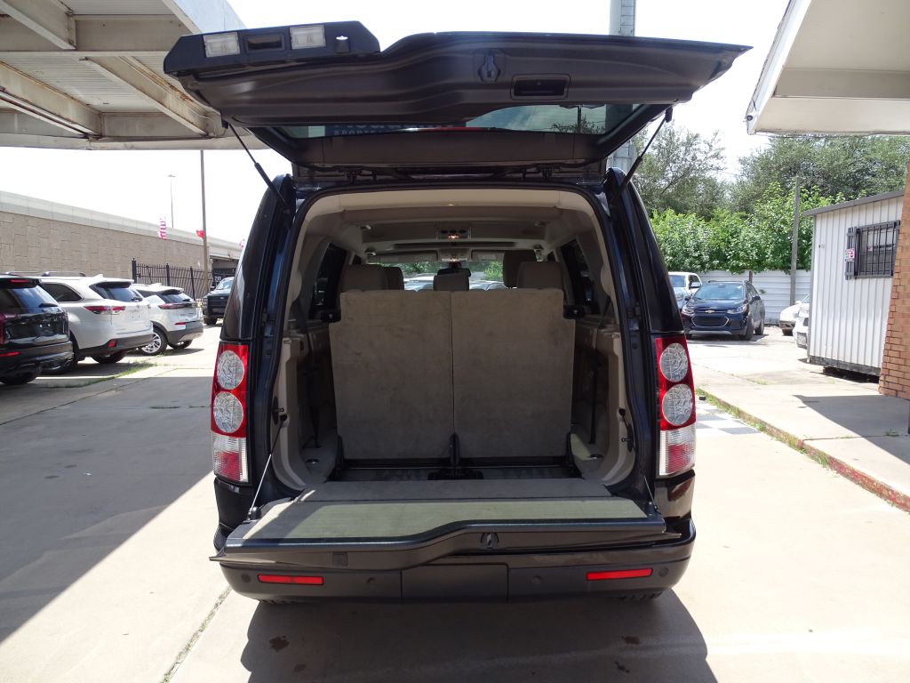 Photo 21 of this LAND ROVER LR4