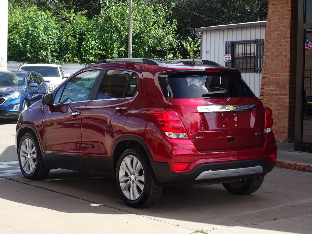 Photo 3 of this CHEVROLET TRAX