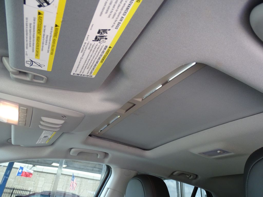 Photo 10 of this CHEVROLET TRAX