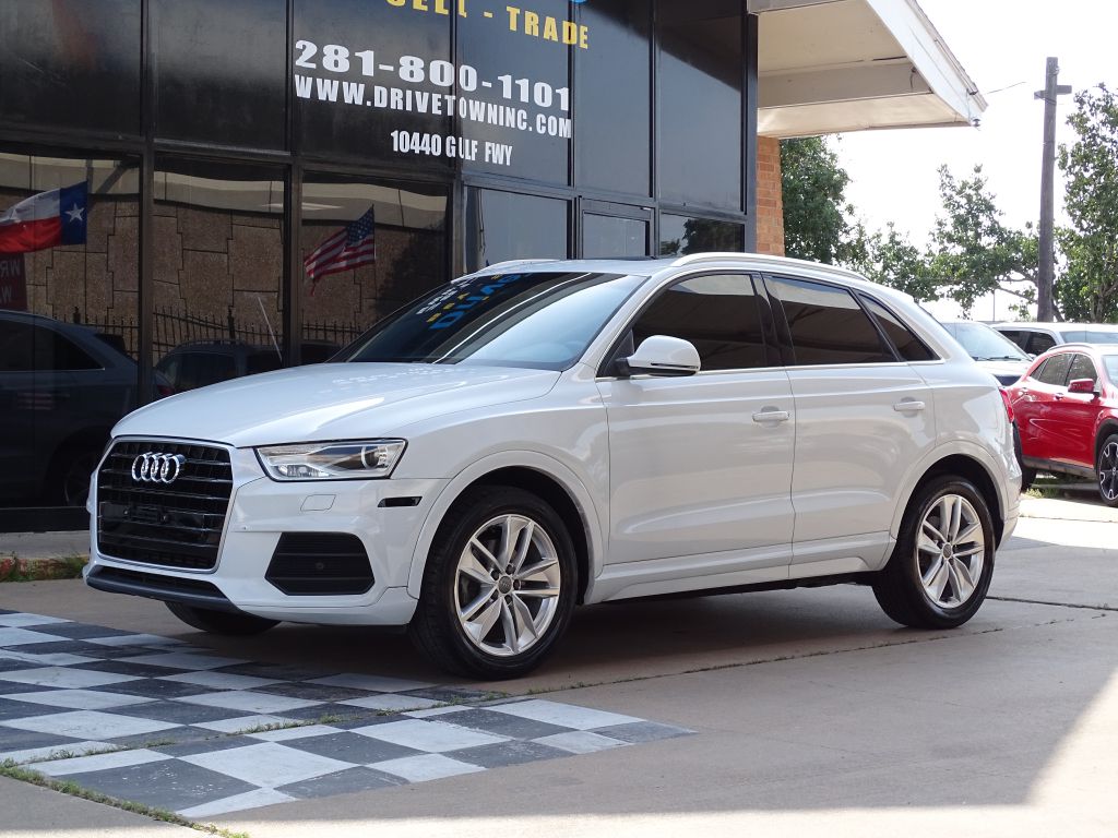 Photo 3 of this AUDI Q3