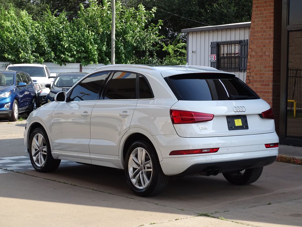 Photo 4 of this AUDI Q3