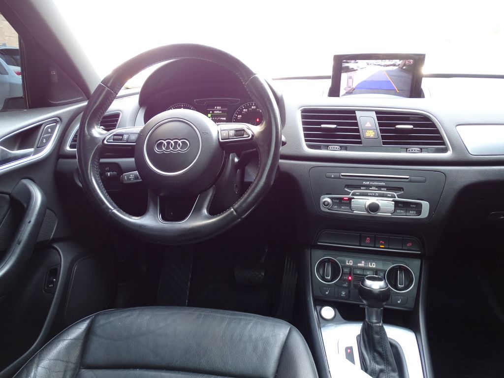 Photo 12 of this AUDI Q3