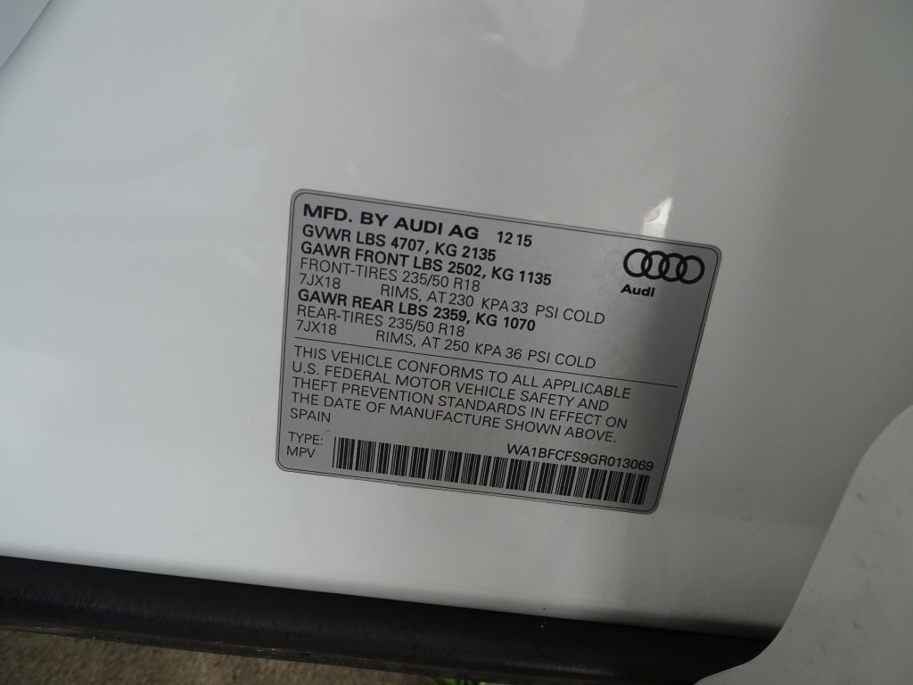 Photo 18 of this AUDI Q3