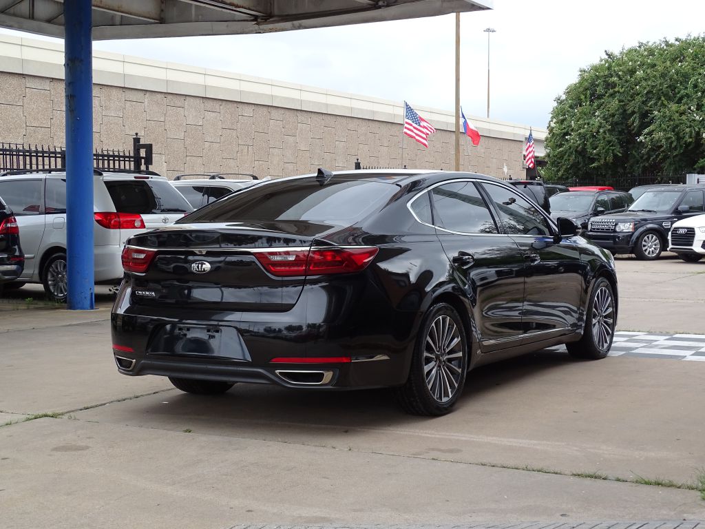 Photo 4 of this KIA CADENZA
