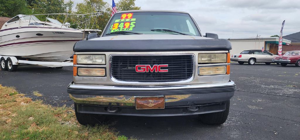 1999 GMC YUKON's photo
