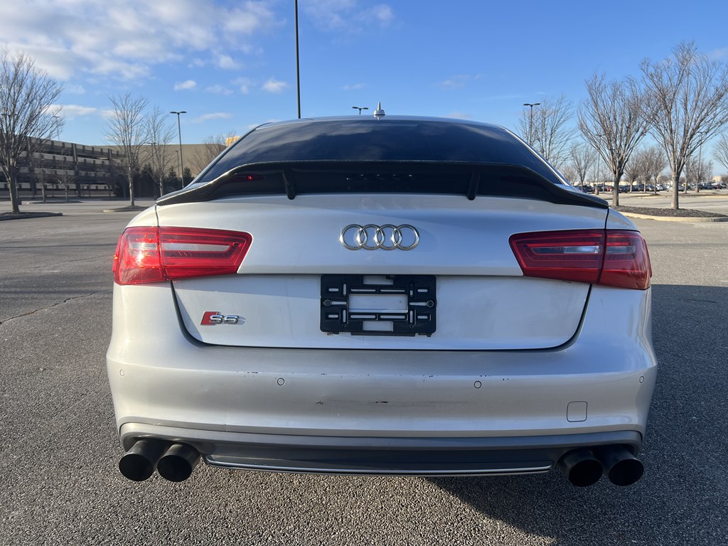 Photo 4 of this AUDI S6