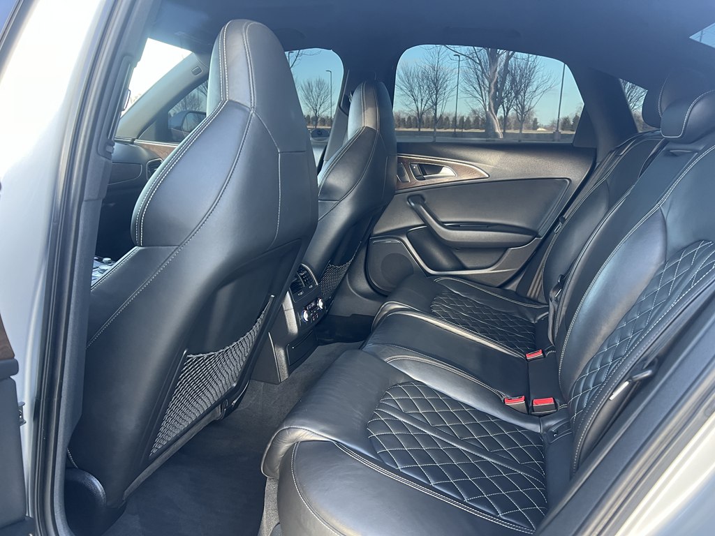 Photo 15 of this AUDI S6