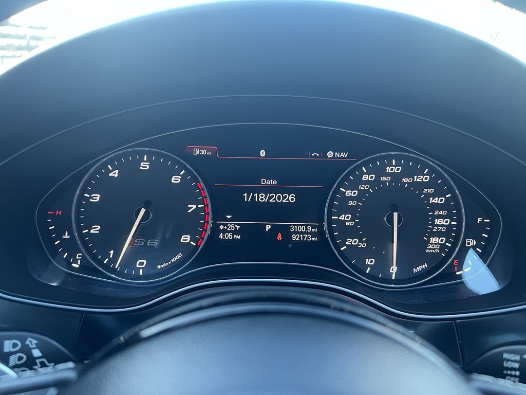 Photo 18 of this AUDI S6