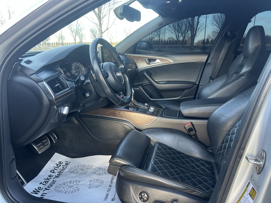 Photo 17 of this AUDI S6