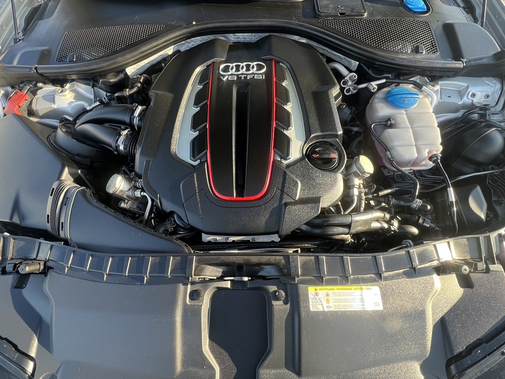 Photo 9 of this AUDI S6