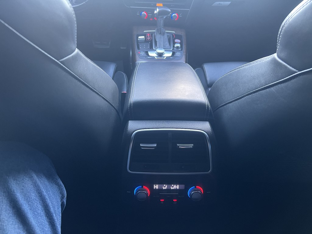 Photo 23 of this AUDI S6