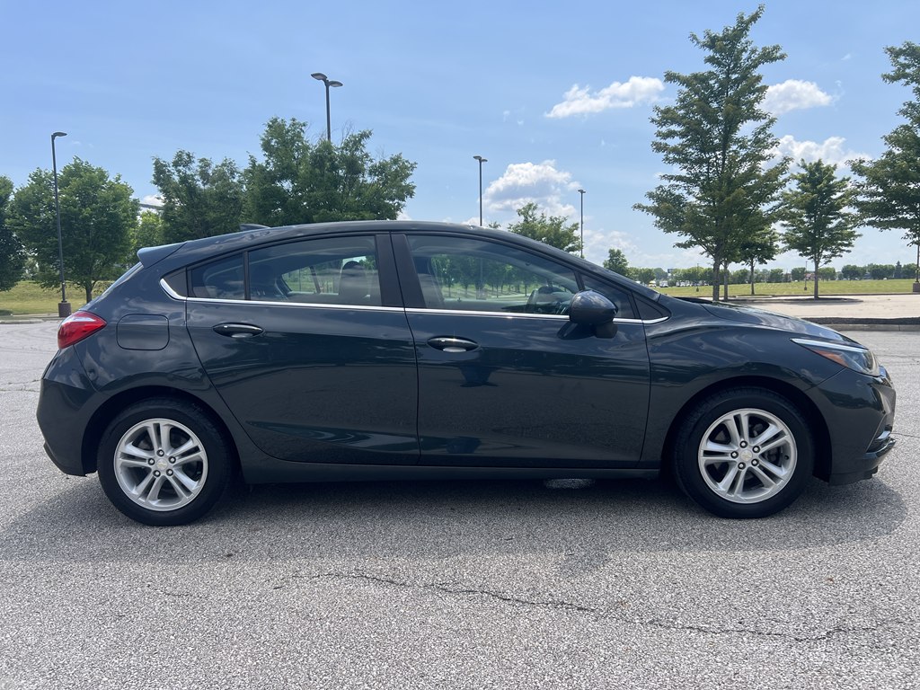 Photo 6 of this CHEVROLET CRUZE