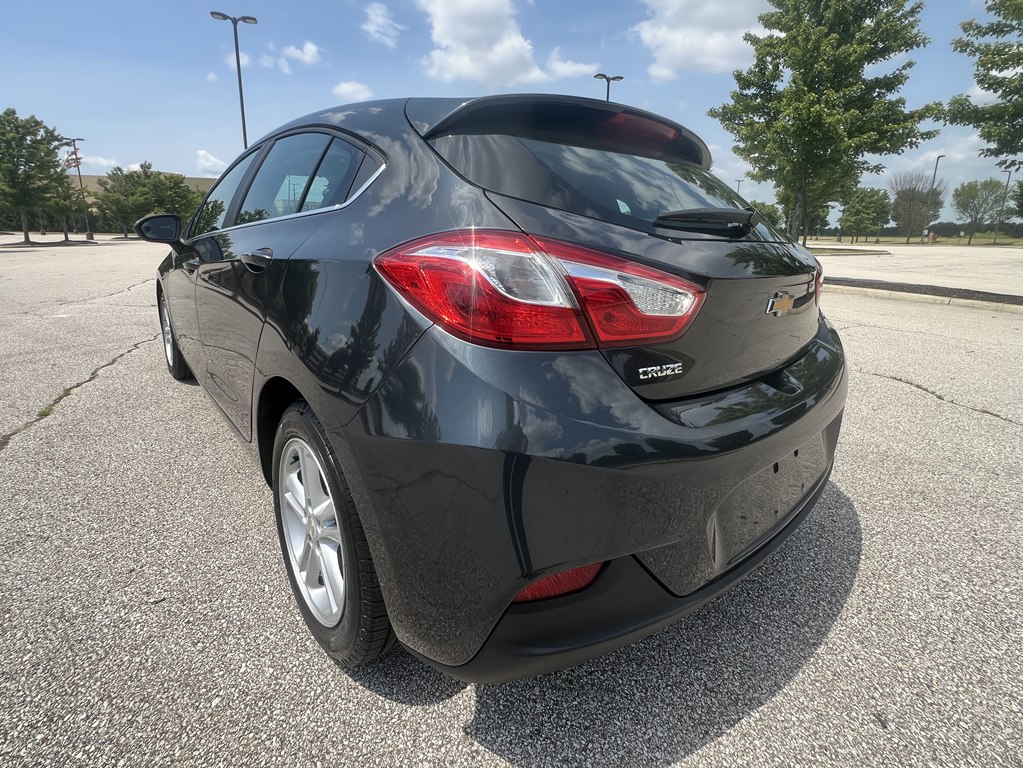 Photo 3 of this CHEVROLET CRUZE