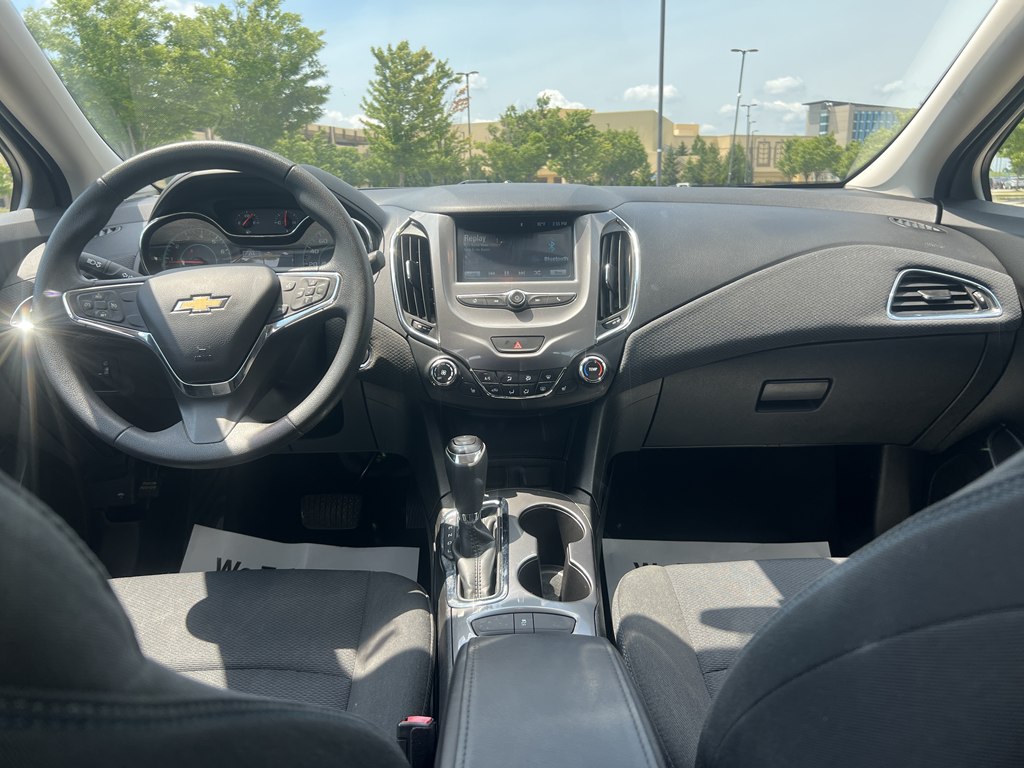 Photo 19 of this CHEVROLET CRUZE