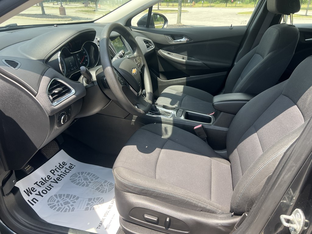 Photo 17 of this CHEVROLET CRUZE