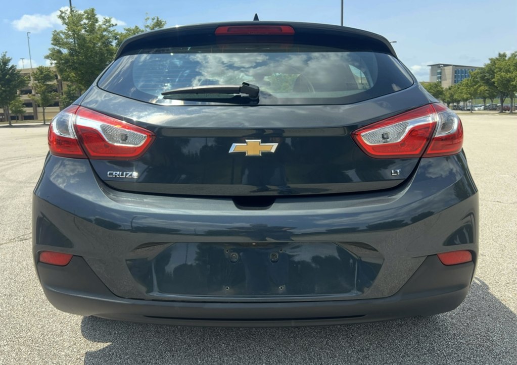 Photo 4 of this CHEVROLET CRUZE