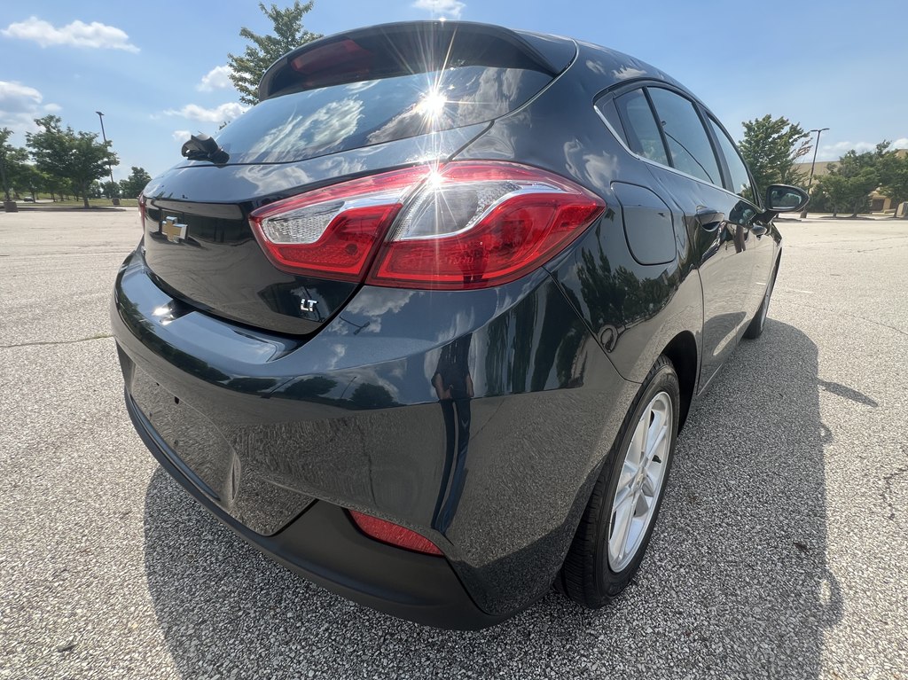 Photo 5 of this CHEVROLET CRUZE