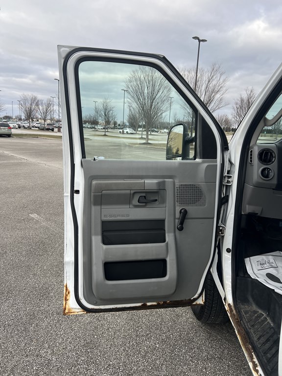 Photo 14 of this FORD ECONOLINE
