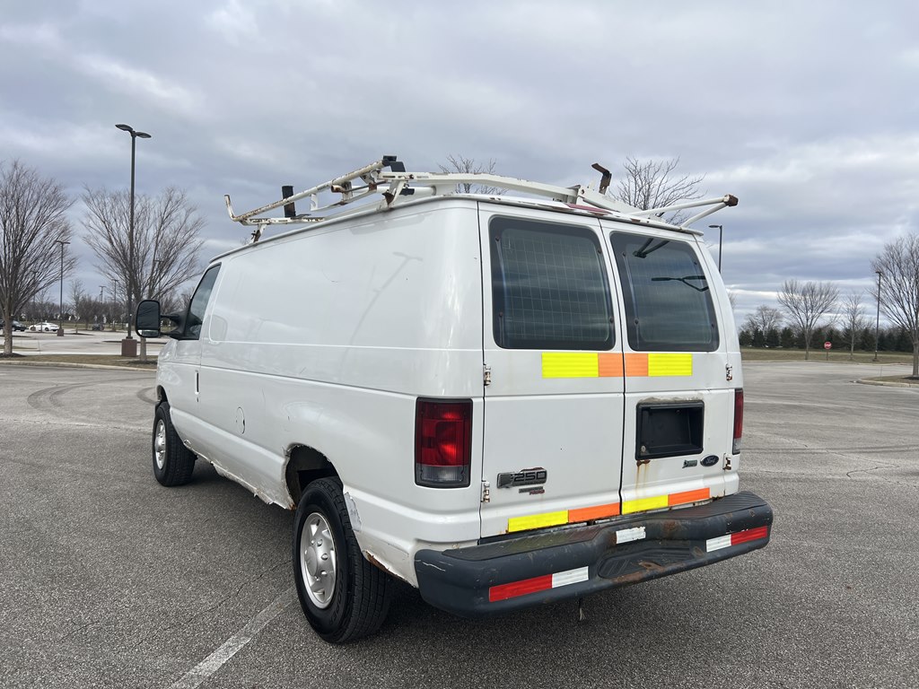 Photo 3 of this FORD ECONOLINE