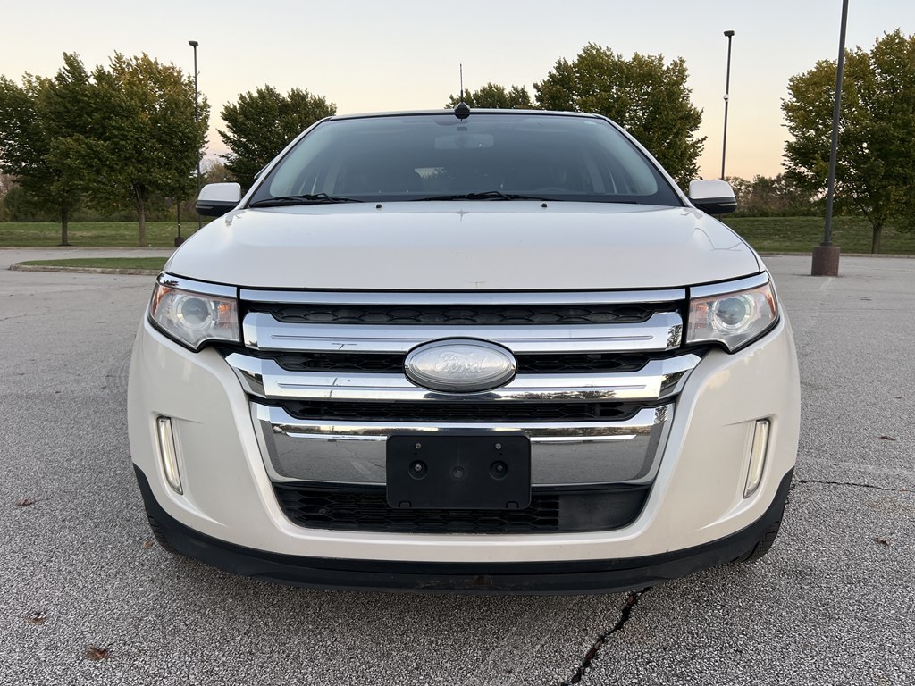 Photo 8 of this FORD EDGE